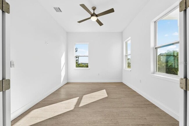 Building Photo - 200 Snowy Orchid Way