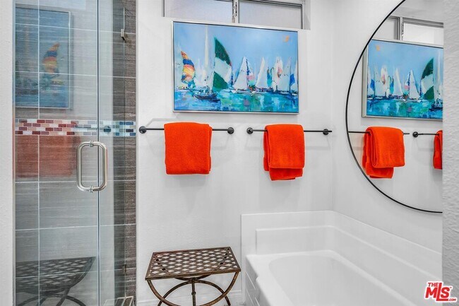 Building Photo - 943 12th St