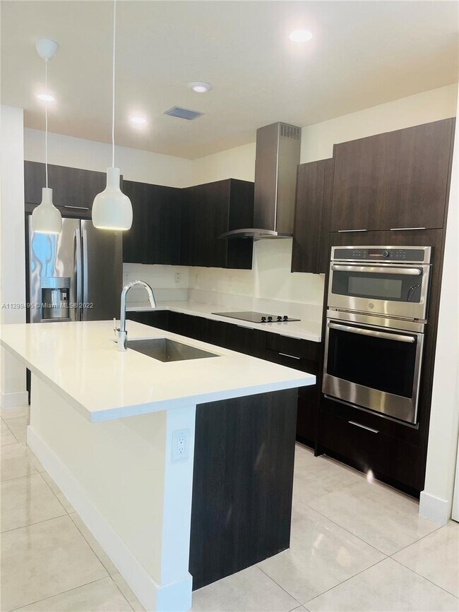 Building Photo - 6667 NW 102nd Path