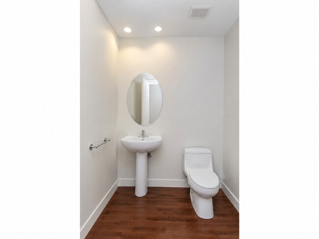Building Photo - 130 N Garland Ct