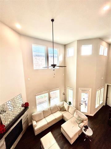 Building Photo - 2852 Amesbury