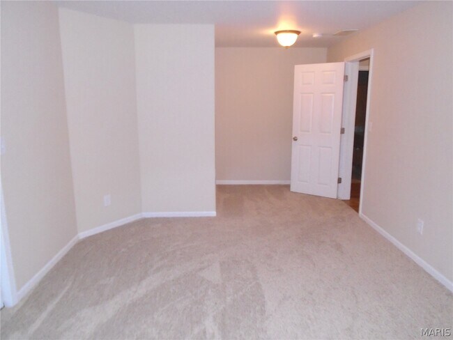 Building Photo - 1109 Peachtree Ct