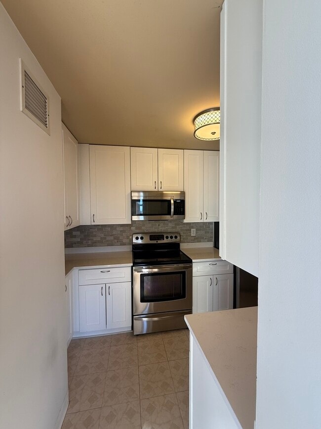 Building Photo - 401 E Ontario St