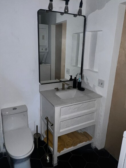 Building Photo - 3924 Aquamarine Way