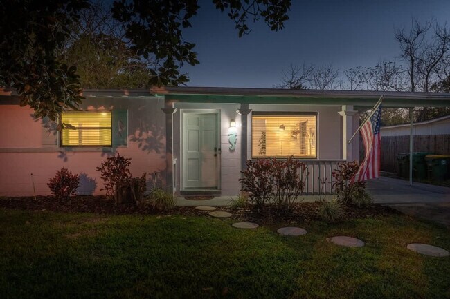 Building Photo - 106 N 17th Ave S