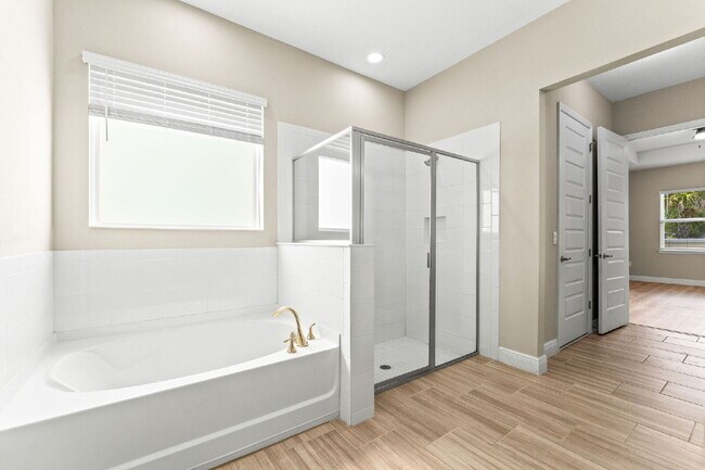 Building Photo - Spacious 4-Bedroom Home with 3 Full Baths ...