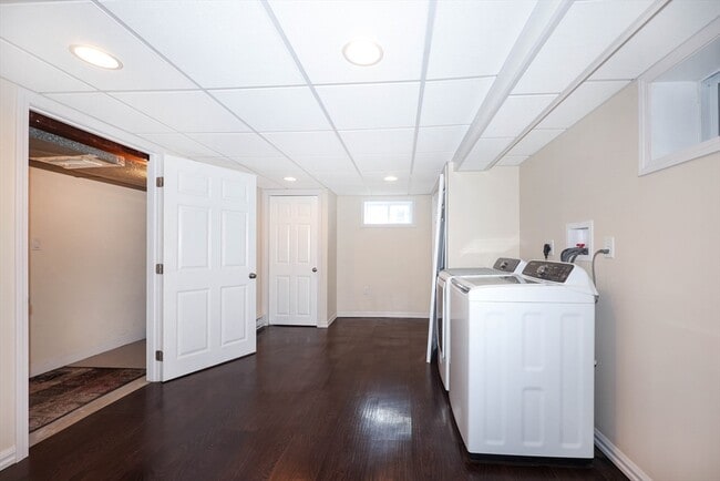 Building Photo - 48 Graymore Rd