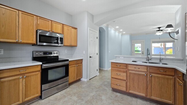 Building Photo - Clean and Cozy home in desirable Palm Valley!