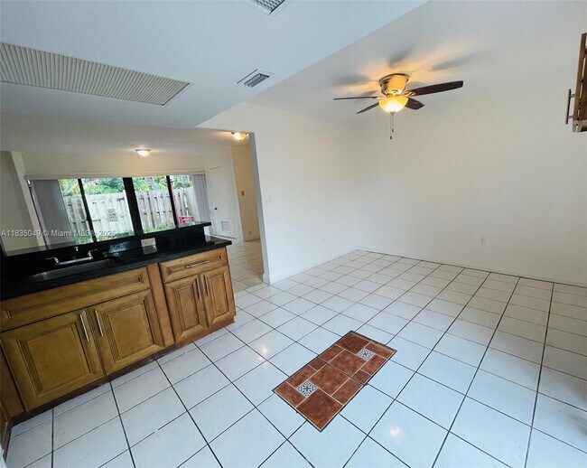 Building Photo - 1107 San Remo Cir