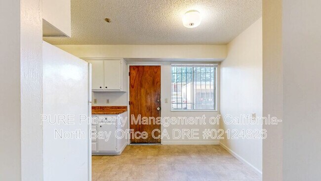Building Photo - 1325 Edwards Ave