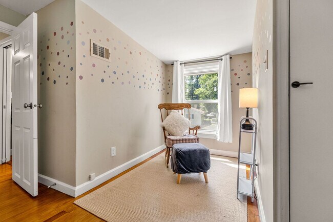 Building Photo - 6 Elwyn Rd