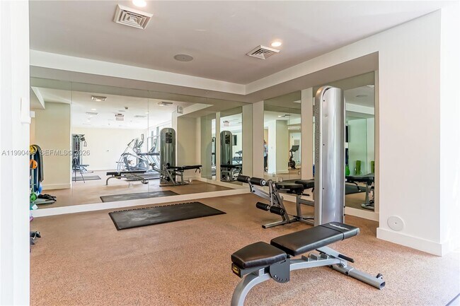 Building Photo - 10201 E Bay Harbor Dr