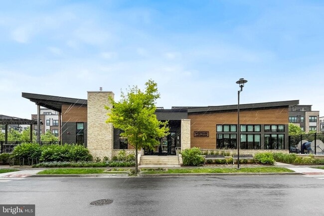 Building Photo - 16560 Crabbs Branch Way