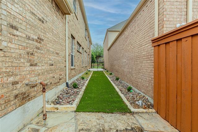 Building Photo - 5473 Braemar Dr