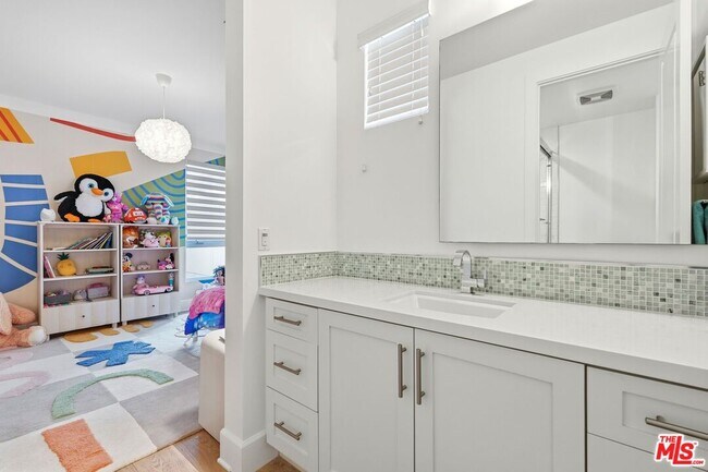 Building Photo - 12871 Hammock Ln