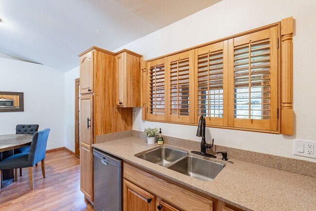 Building Photo - Gem in Fountain Hills!