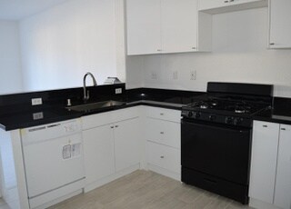 Building Photo - 472 Crespi Pl