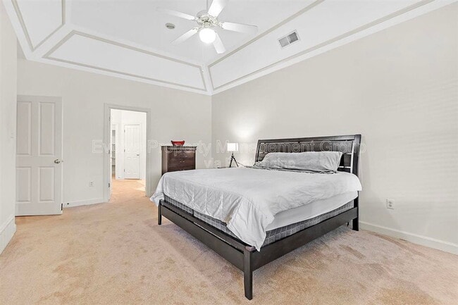 Building Photo - 7520 Crystal Lake Dr