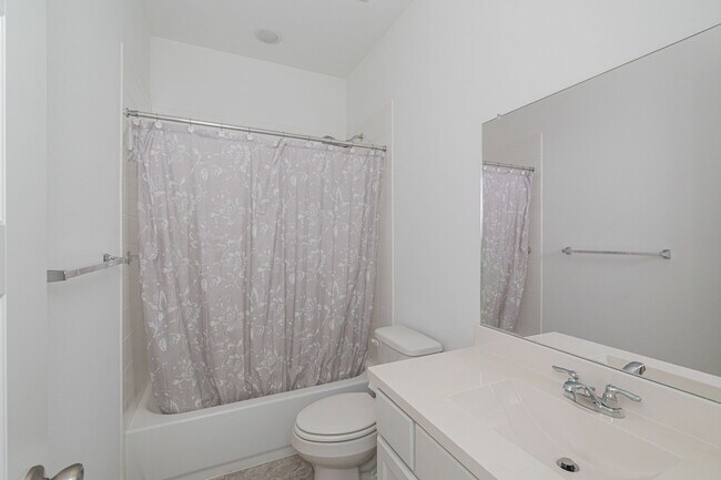 Building Photo - 720 Wycliffe Dr