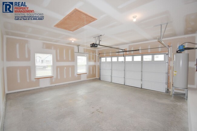 Building Photo - 1142 Bluecreek Cir