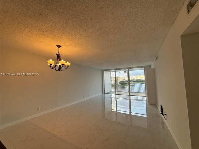 Building Photo - 3091 N Course Dr