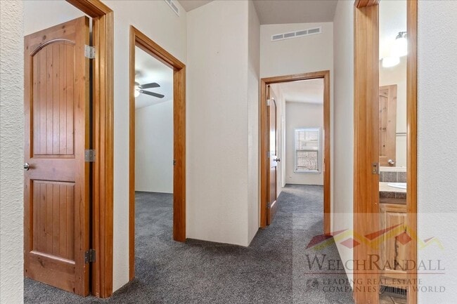 Building Photo - Beautiful 3 Bed 2 Bath Townhome in West Haven