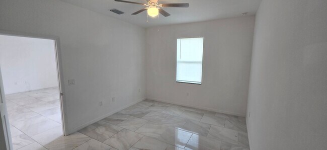 Building Photo - GREAT SW LEHIGH LOCATION-THREE BEDROOM -2 BATH-MOVE IN READY