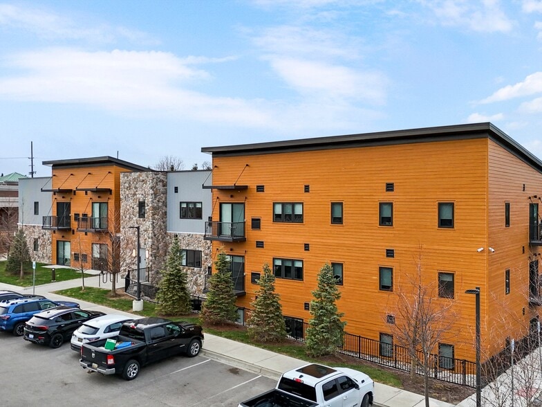 Building Photo - Cedar Valley Luxury Apartments