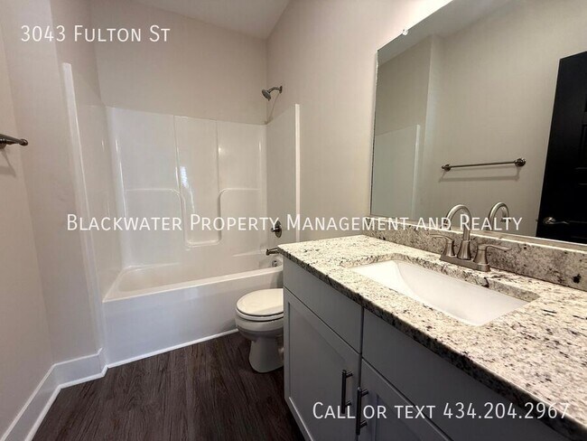 Building Photo - 3043 Fulton St