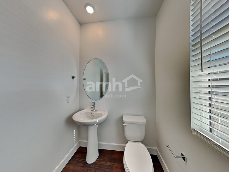 Building Photo - 7495 S Via Bombachas