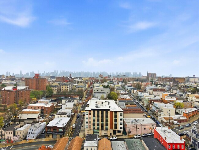 Building Photo - 649 38th St