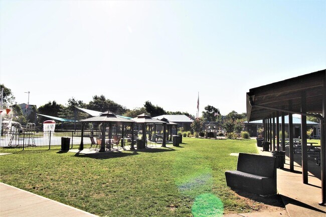 Building Photo - 803 2nd St