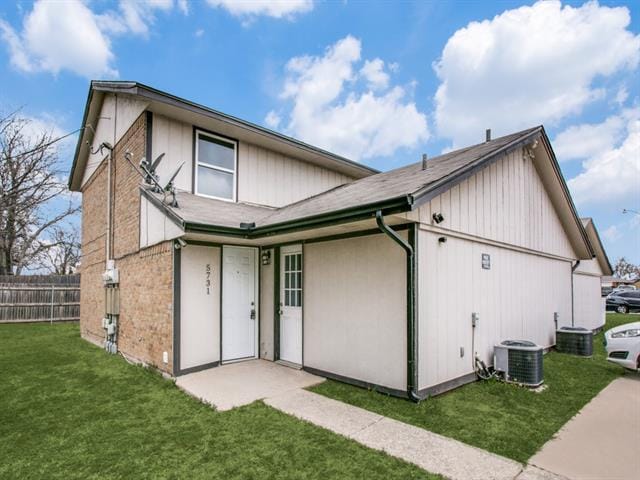 Building Photo - 5731 Shadydell Dr