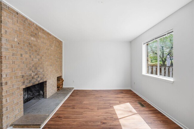 Building Photo - 1747 Cy Ct
