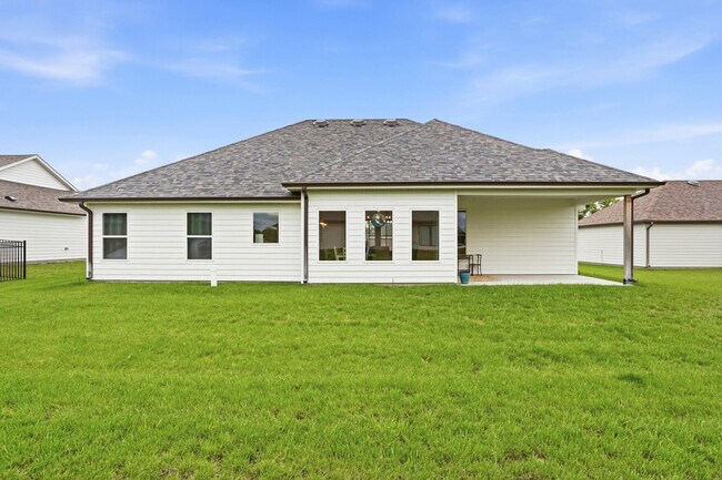 Building Photo - 2305 N Traveller Dr