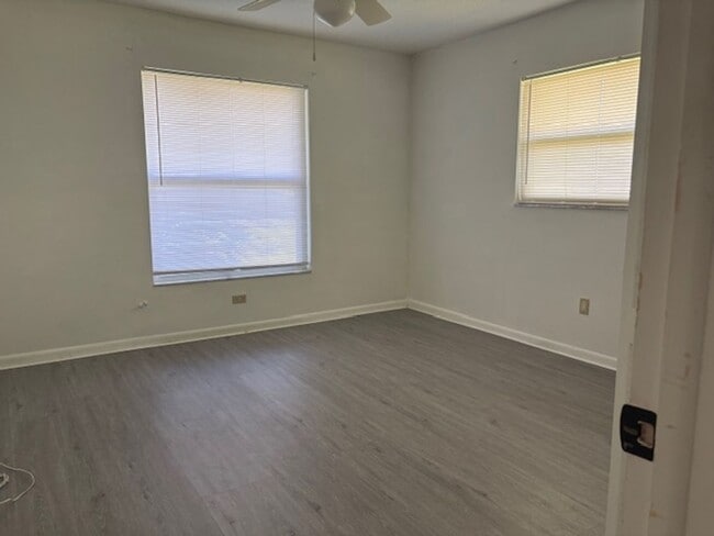 Building Photo - Charming 2-Bedroom Home in Prime Cape Cora...