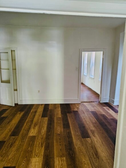 Building Photo - 124 W Sylvania St