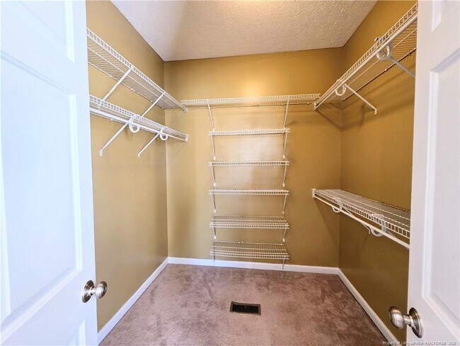 Building Photo - 1612 Middle Creek Cir