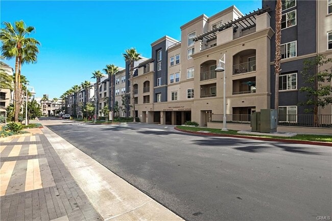 Building Photo - 2174 Scholarship