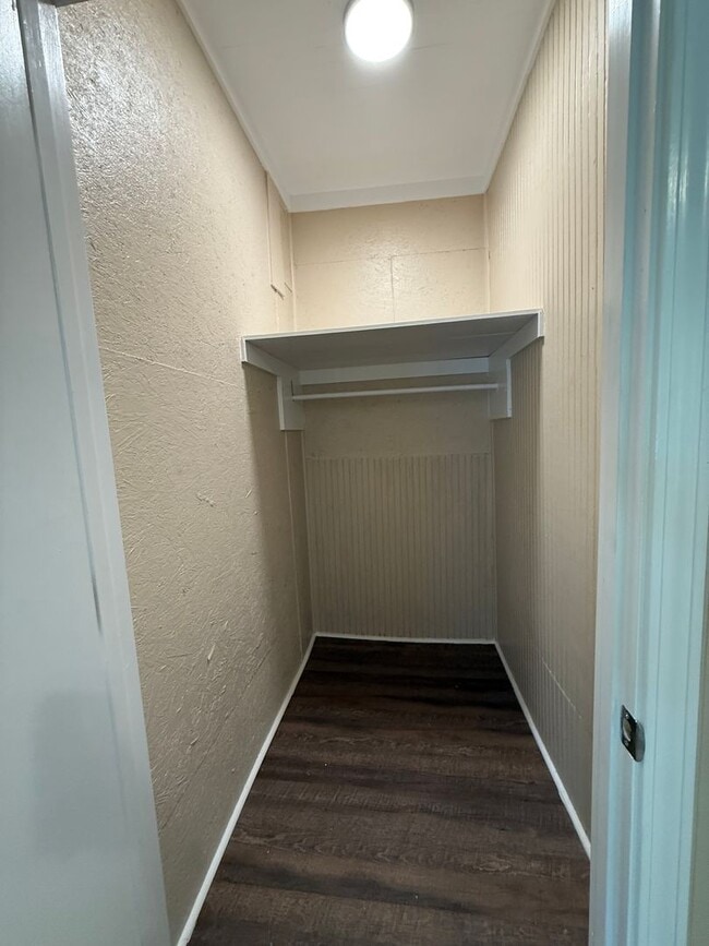 Building Photo - 2 Bed/1 Bath House