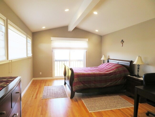 Building Photo - 3850 Madera Wy