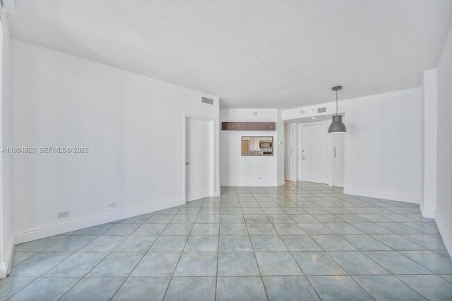 Building Photo - 888 Brickell Key Dr