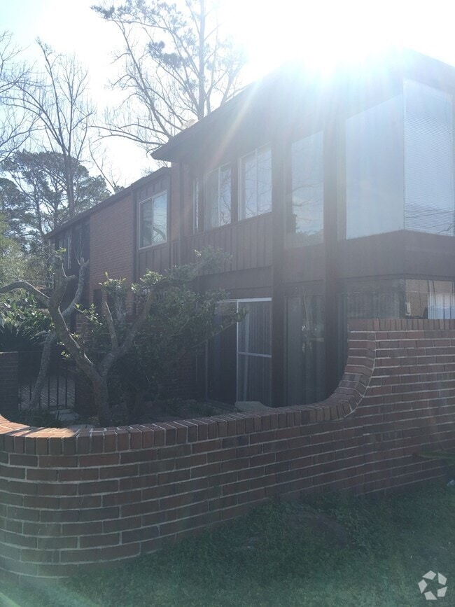 Building Photo - 3/2.5 Close to TMH and Governor Square
