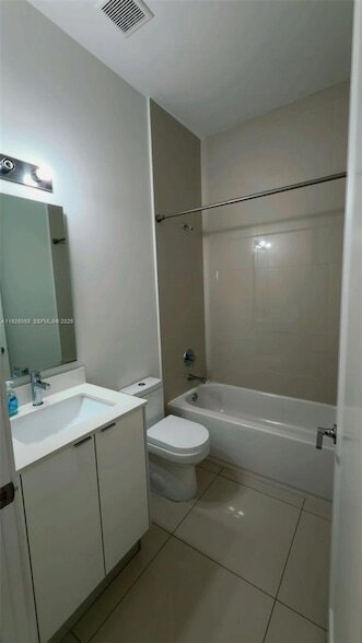 Building Photo - 10546 SW 118th Ave