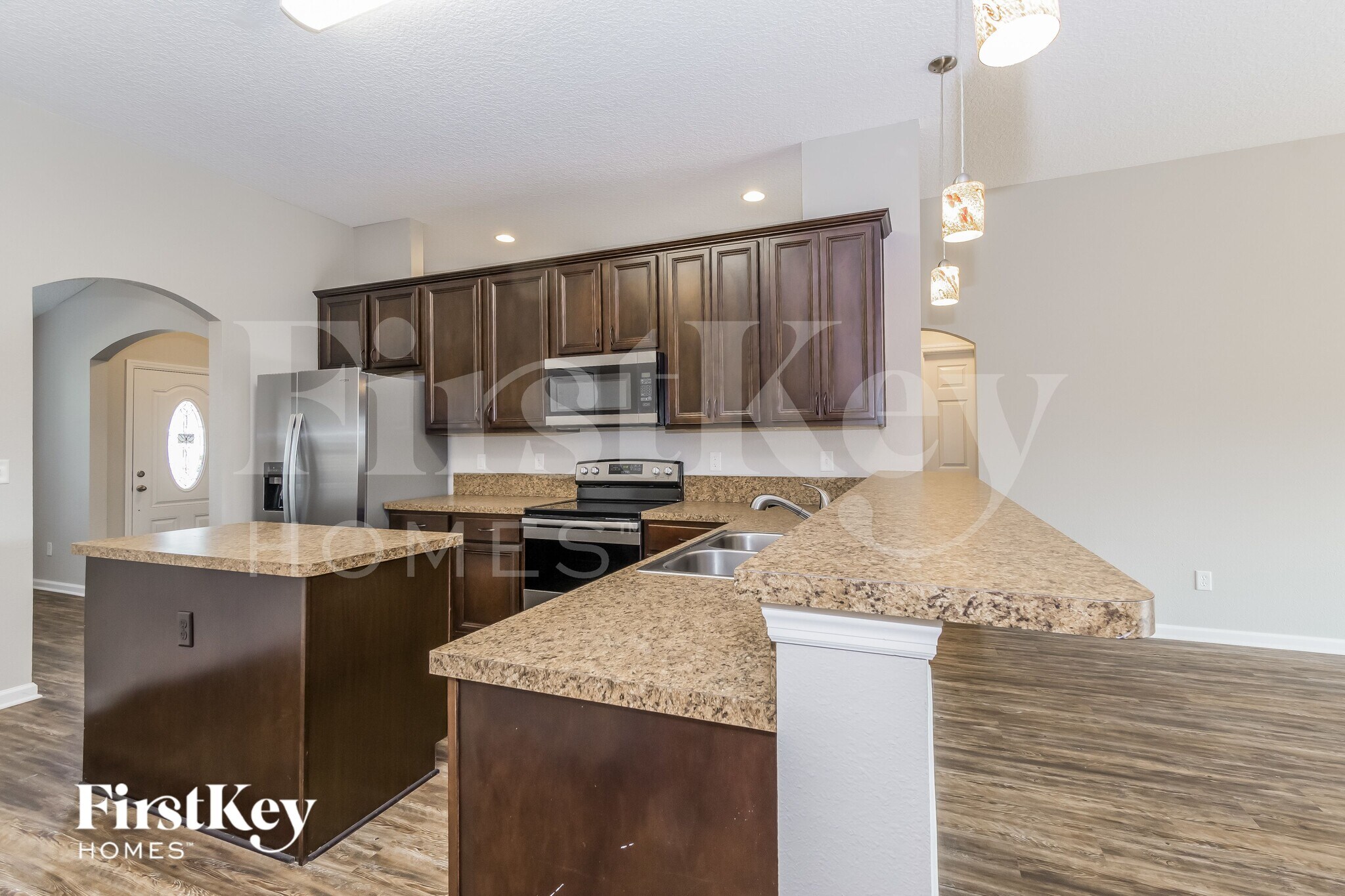 Building Photo - 9760 Woodstone Mill