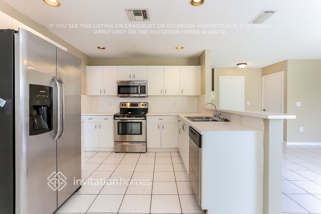 Building Photo - 2565 NW 80th Ave
