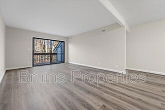 Building Photo - 1504 Benjamin Pkwy