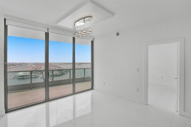 Building Photo - 900 Biscayne Blvd