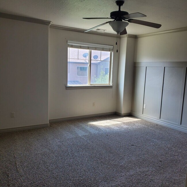 Building Photo - 1785 W 815 S