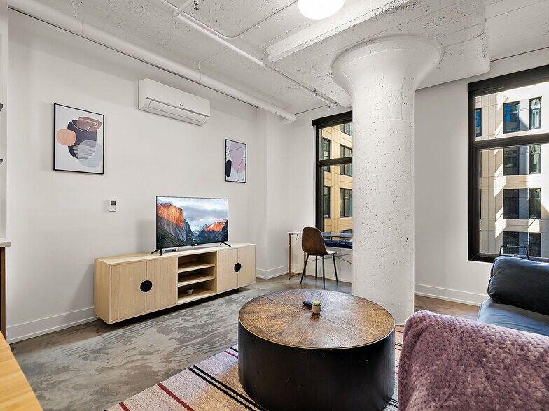 Building Photo - 608 N 3rd St